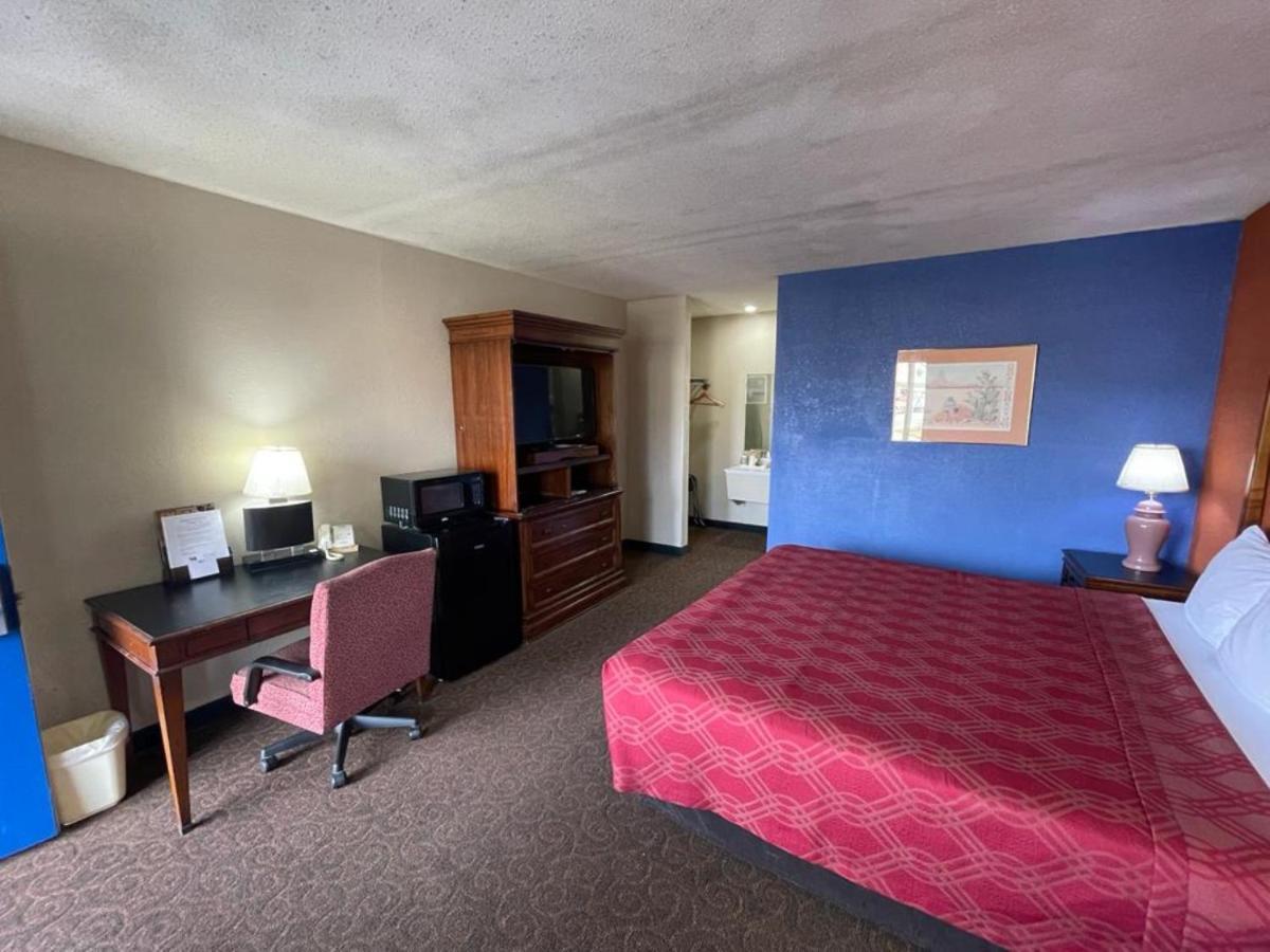 Knights Inn & Suites Emporia Dış mekan fotoğraf