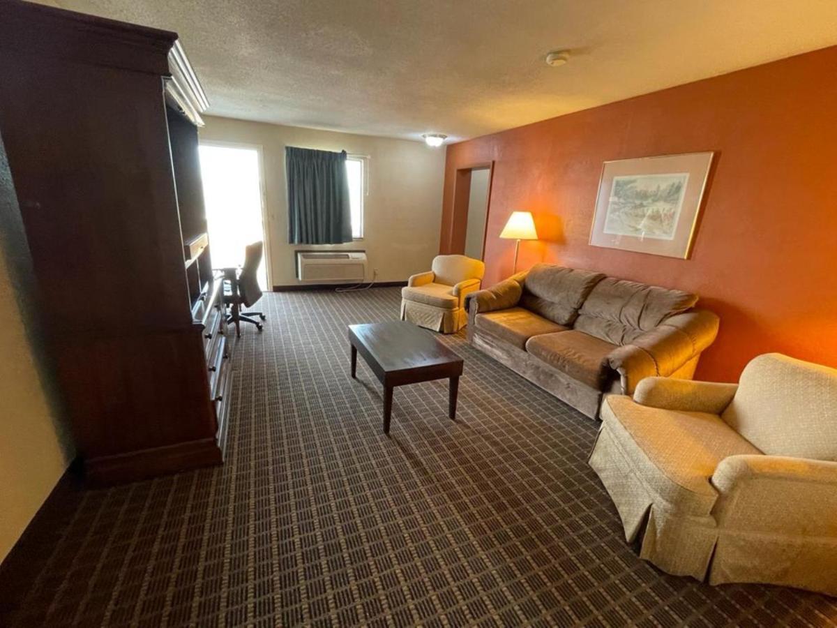 Knights Inn & Suites Emporia Dış mekan fotoğraf