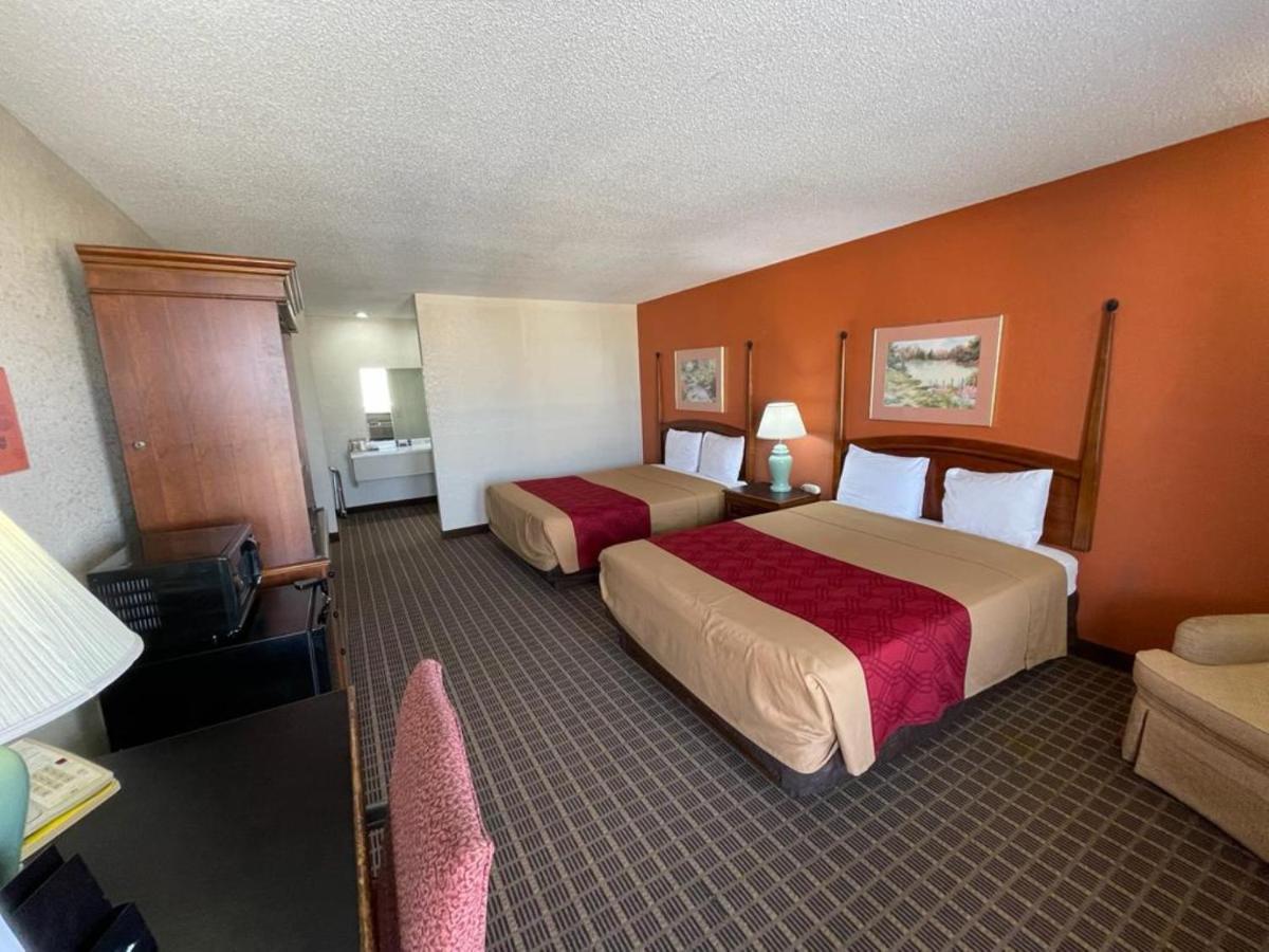 Knights Inn & Suites Emporia Dış mekan fotoğraf