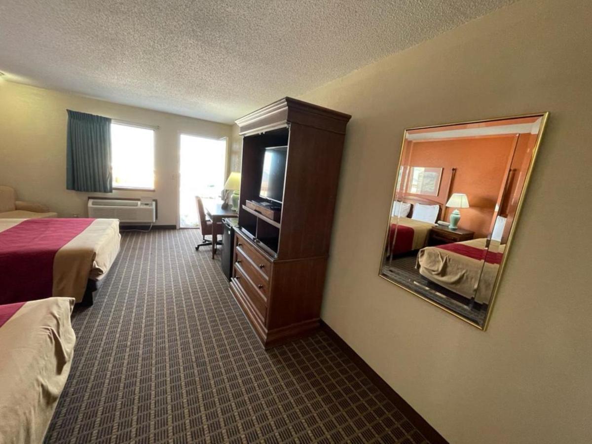 Knights Inn & Suites Emporia Dış mekan fotoğraf