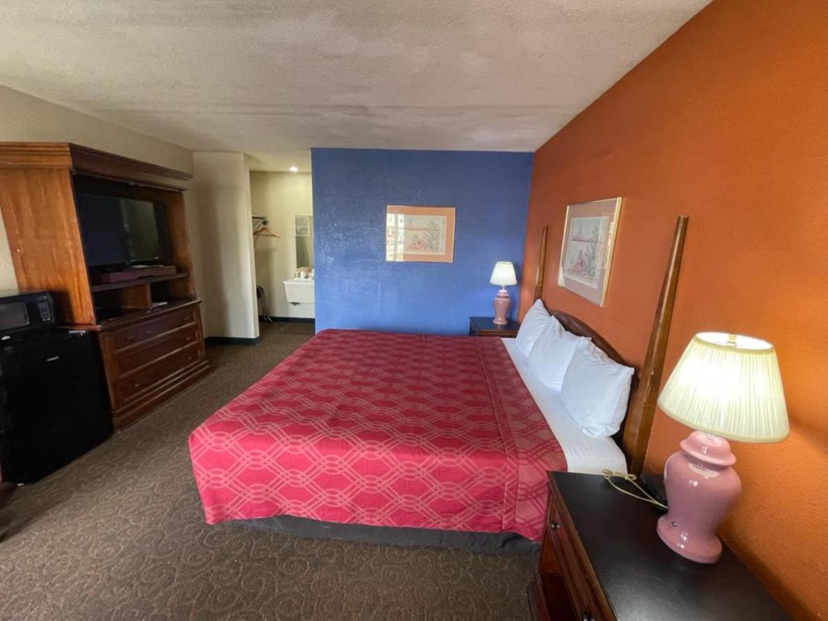 Knights Inn & Suites Emporia Dış mekan fotoğraf