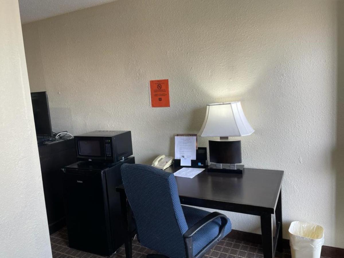 Knights Inn & Suites Emporia Dış mekan fotoğraf