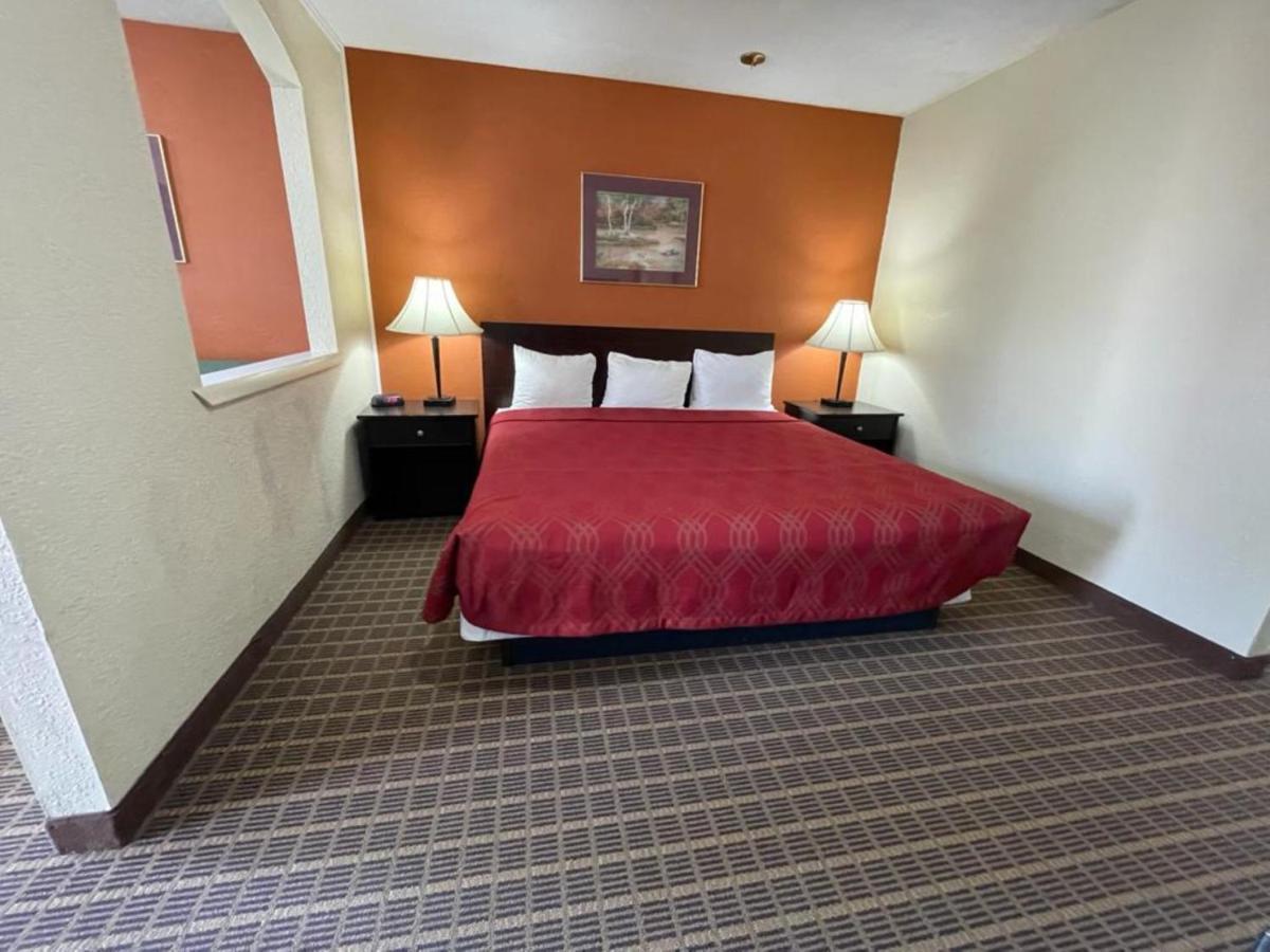 Knights Inn & Suites Emporia Dış mekan fotoğraf