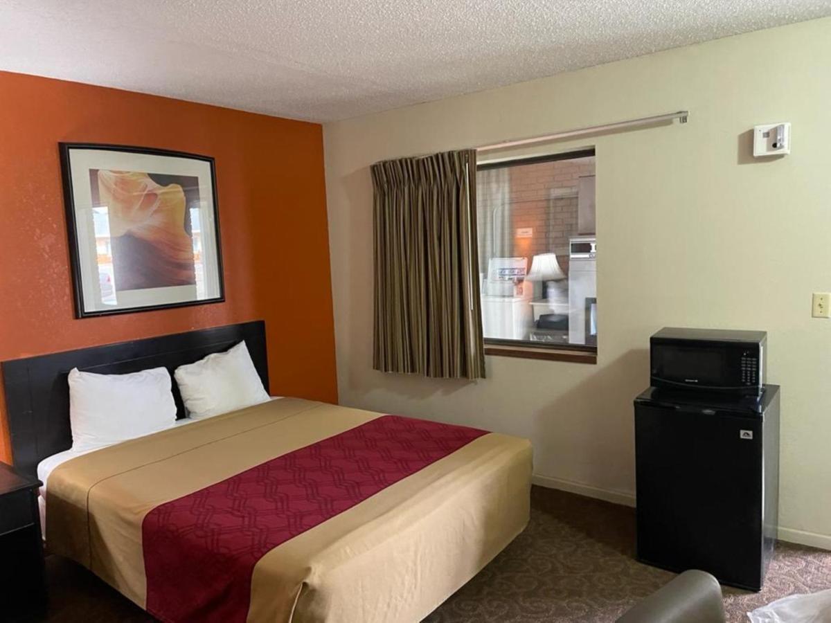 Knights Inn & Suites Emporia Dış mekan fotoğraf