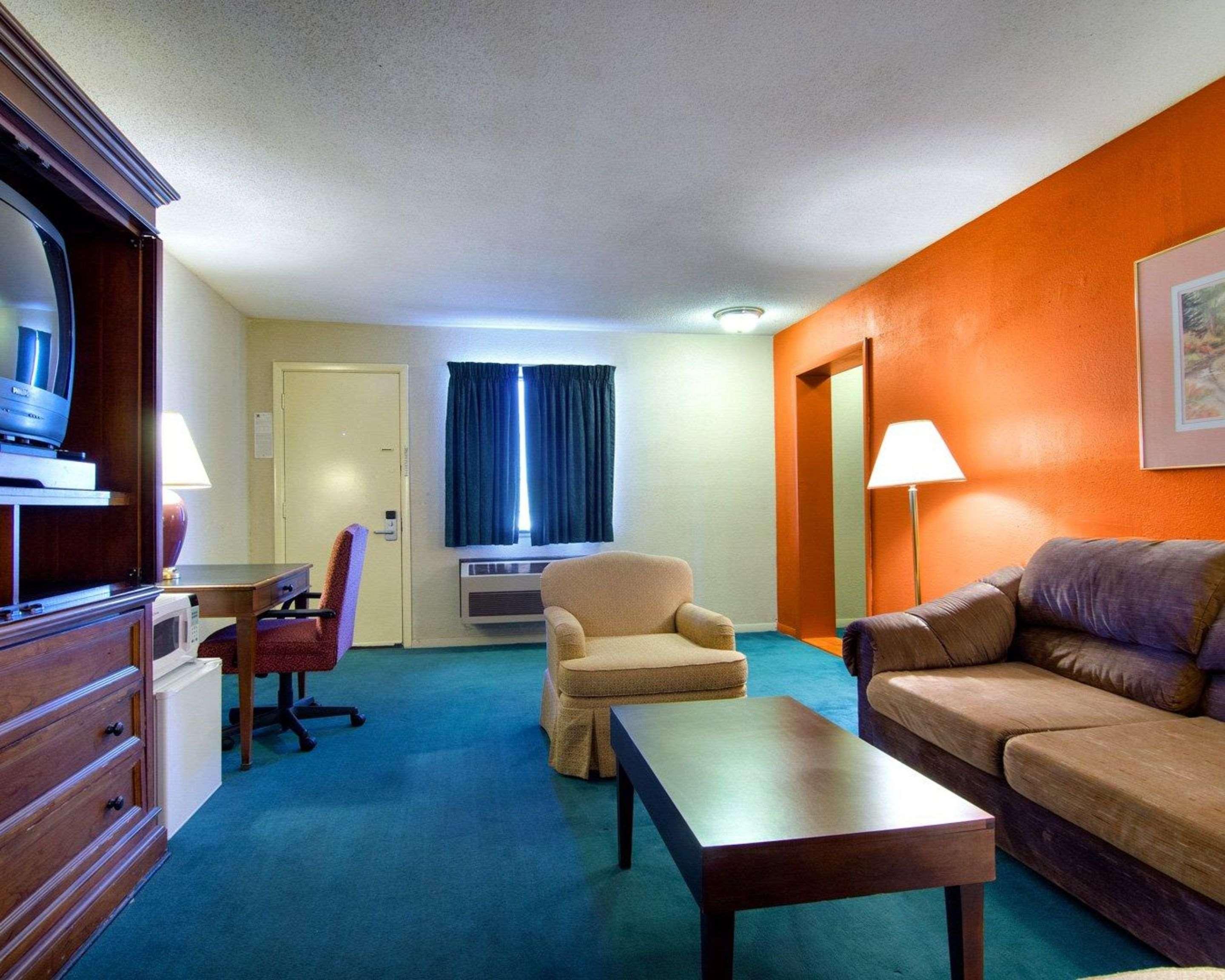 Knights Inn & Suites Emporia Dış mekan fotoğraf