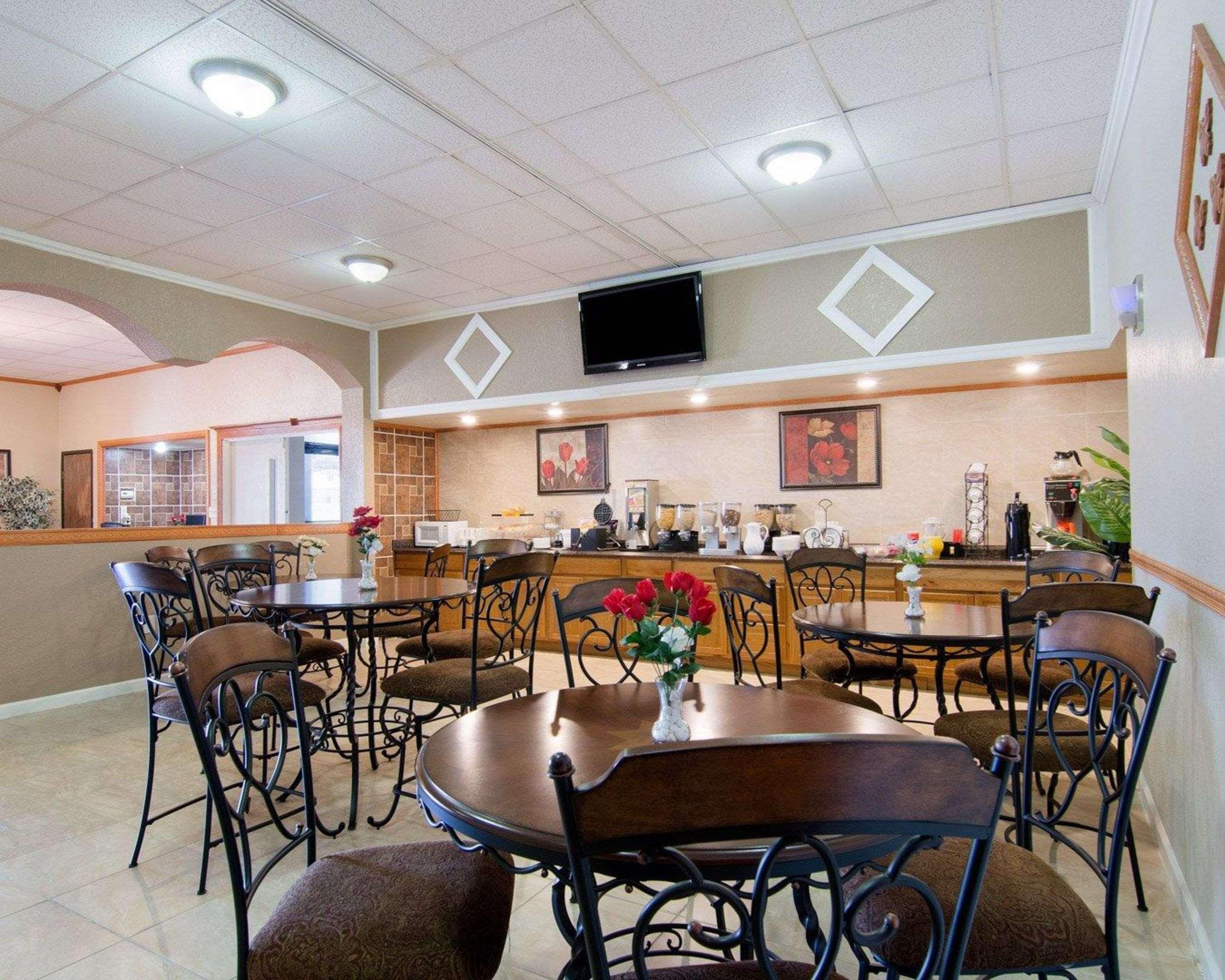 Knights Inn & Suites Emporia Dış mekan fotoğraf